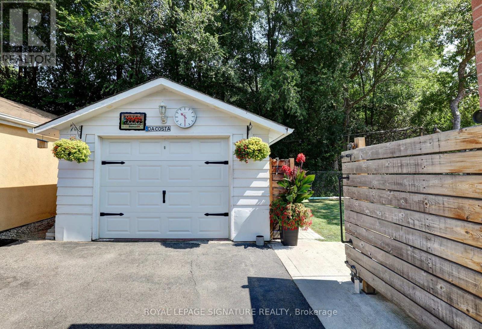 Photo 24 of 21 Harper Road, Brampton ON