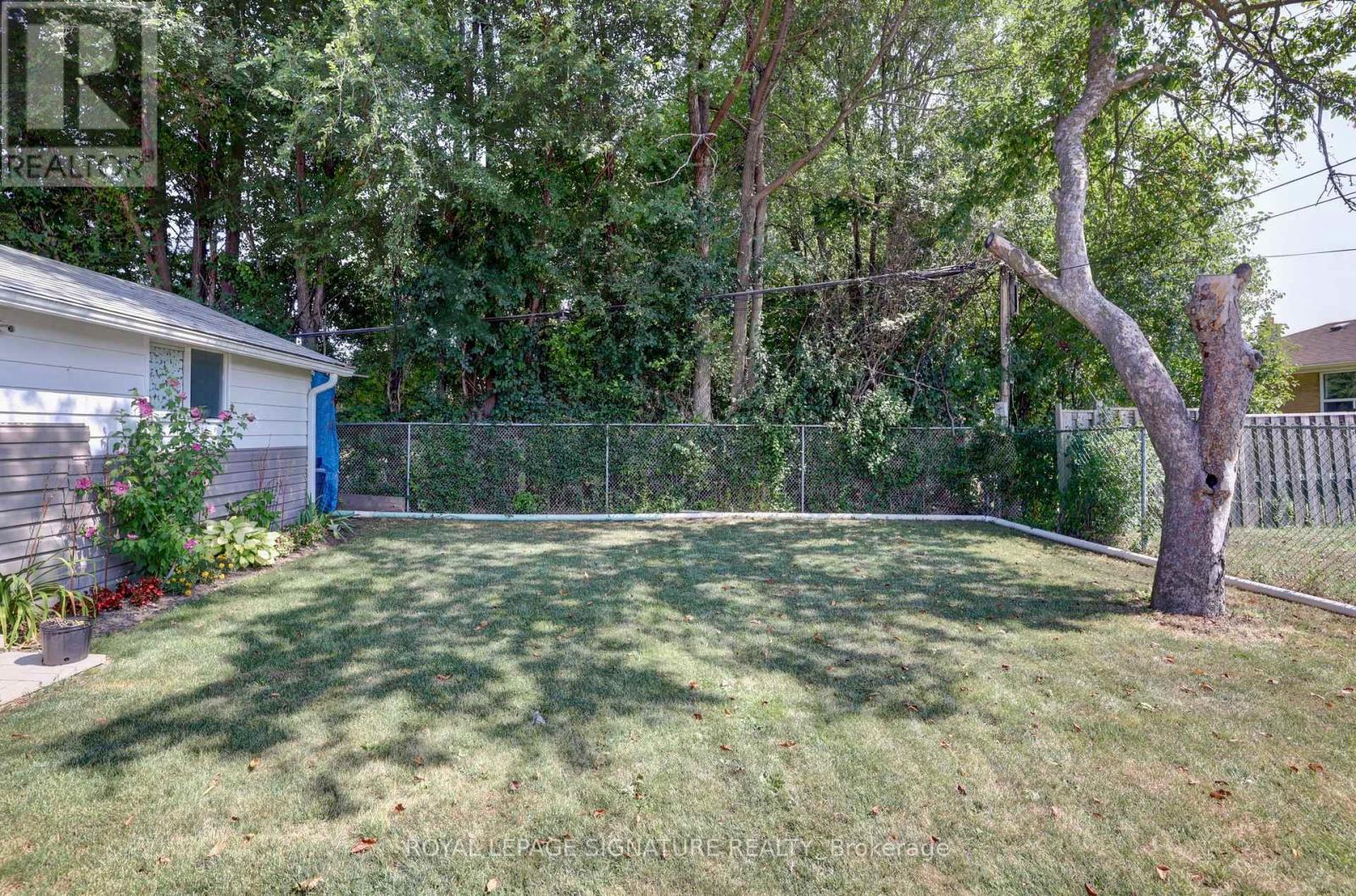 Photo 27 of 21 Harper Road, Brampton ON
