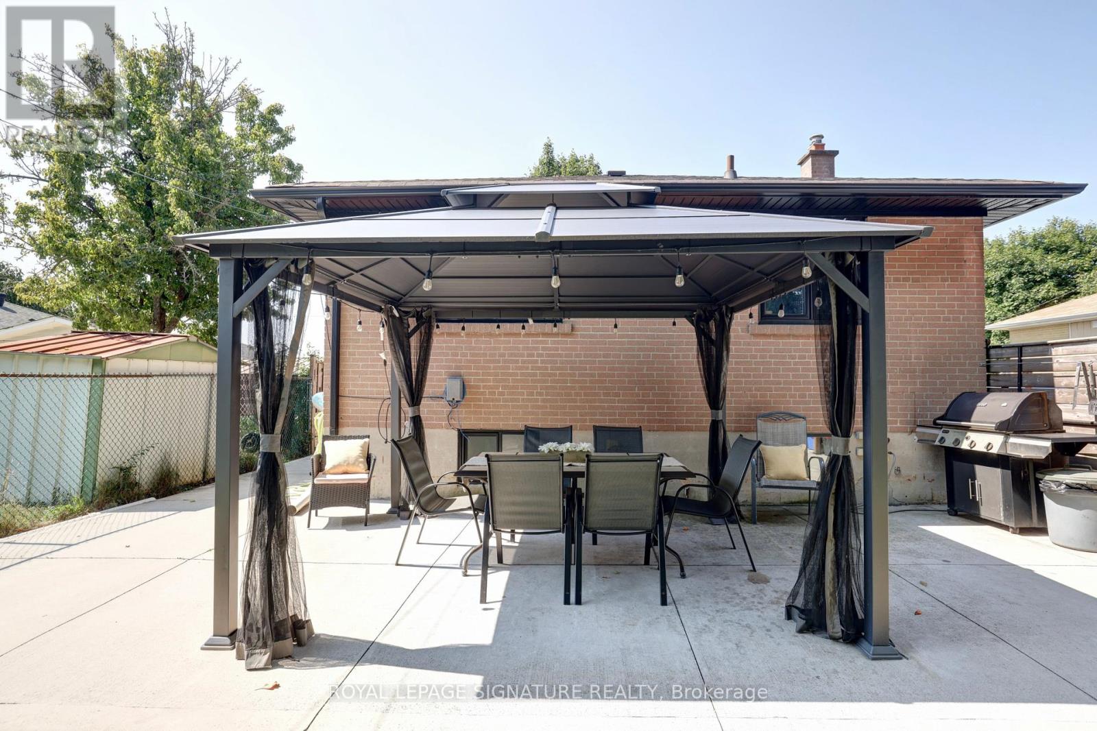 Photo 28 of 21 Harper Road, Brampton ON