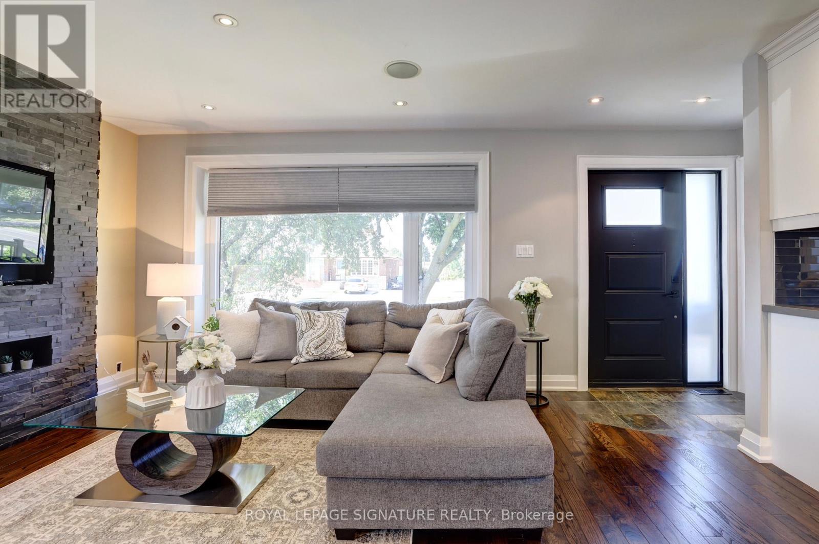 Photo 4 of 21 Harper Road, Brampton ON