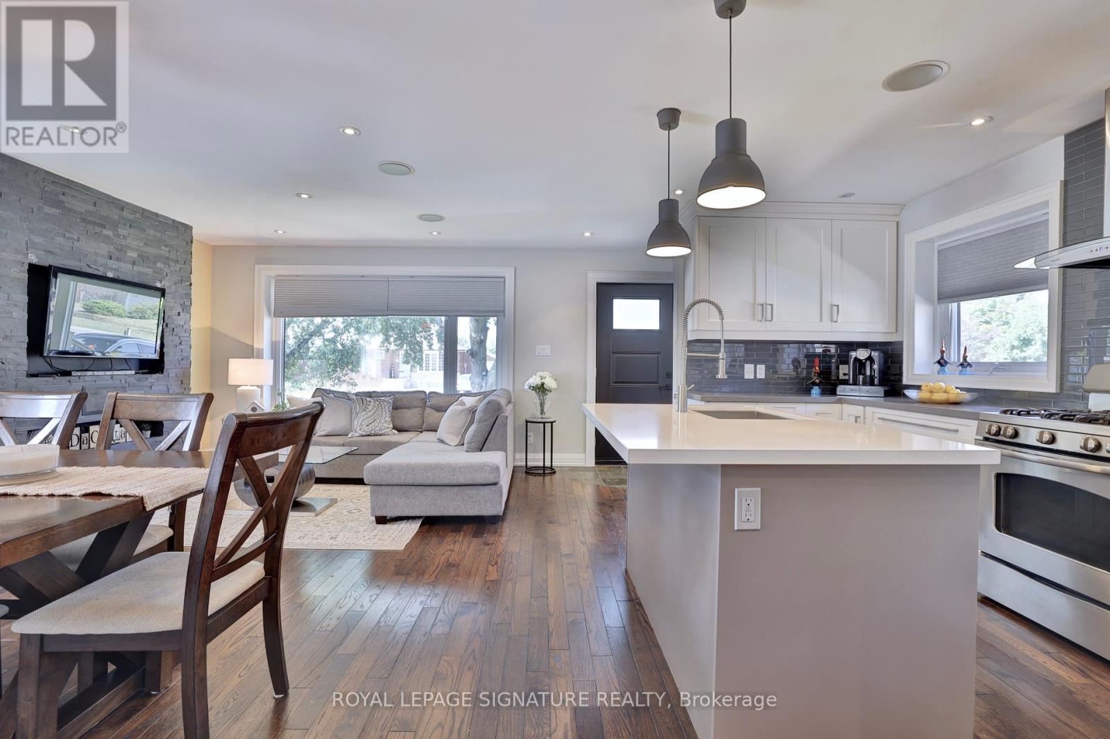 Photo 7 of 21 Harper Road, Brampton ON