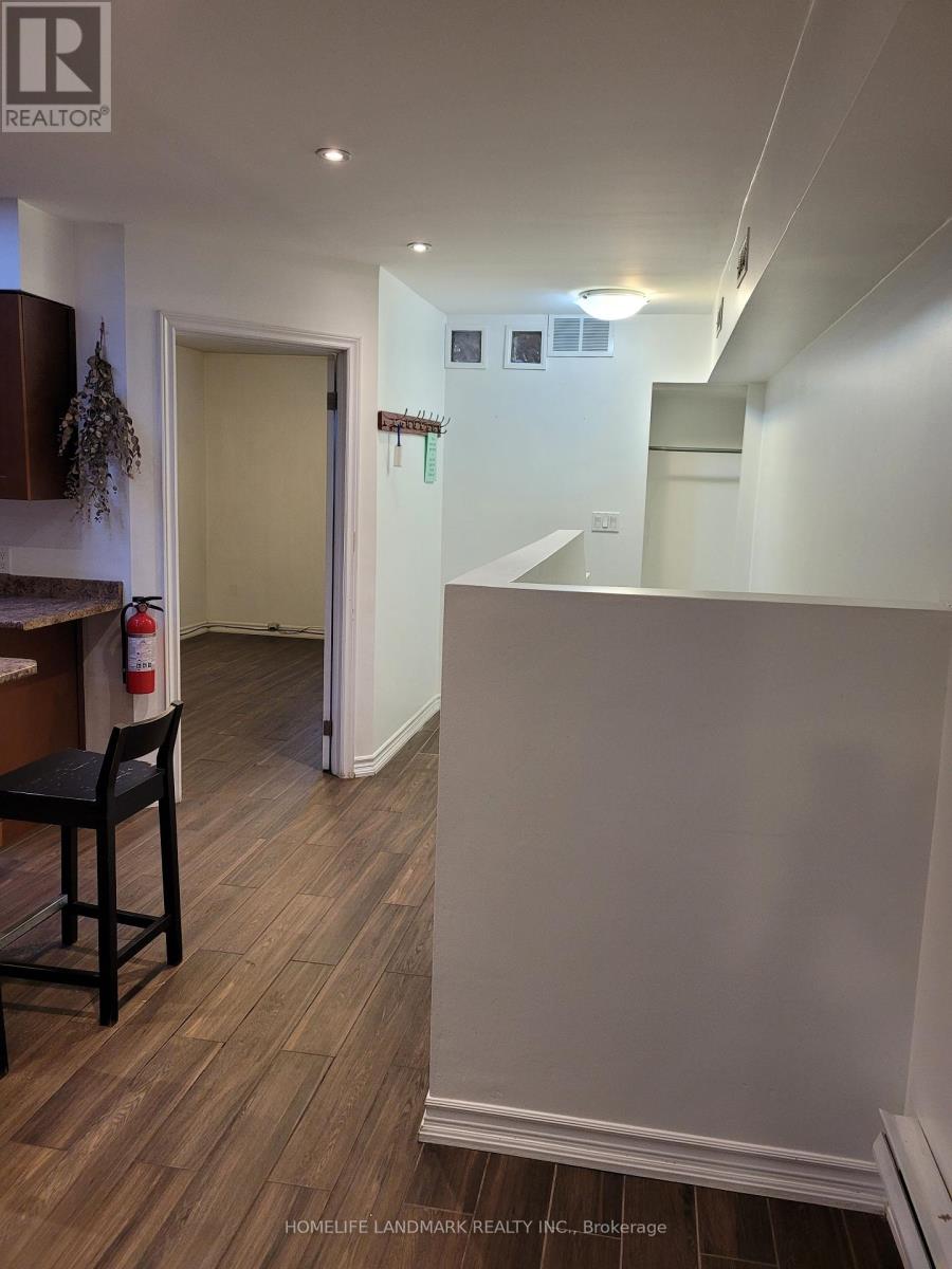 Photo 10 of 2 20 Roncesvalles Avenue, Toronto ON