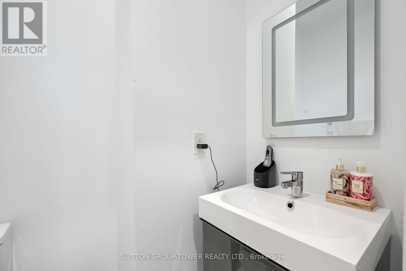 Photo 43 of 11 544 C Scarlett Road, Toronto ON