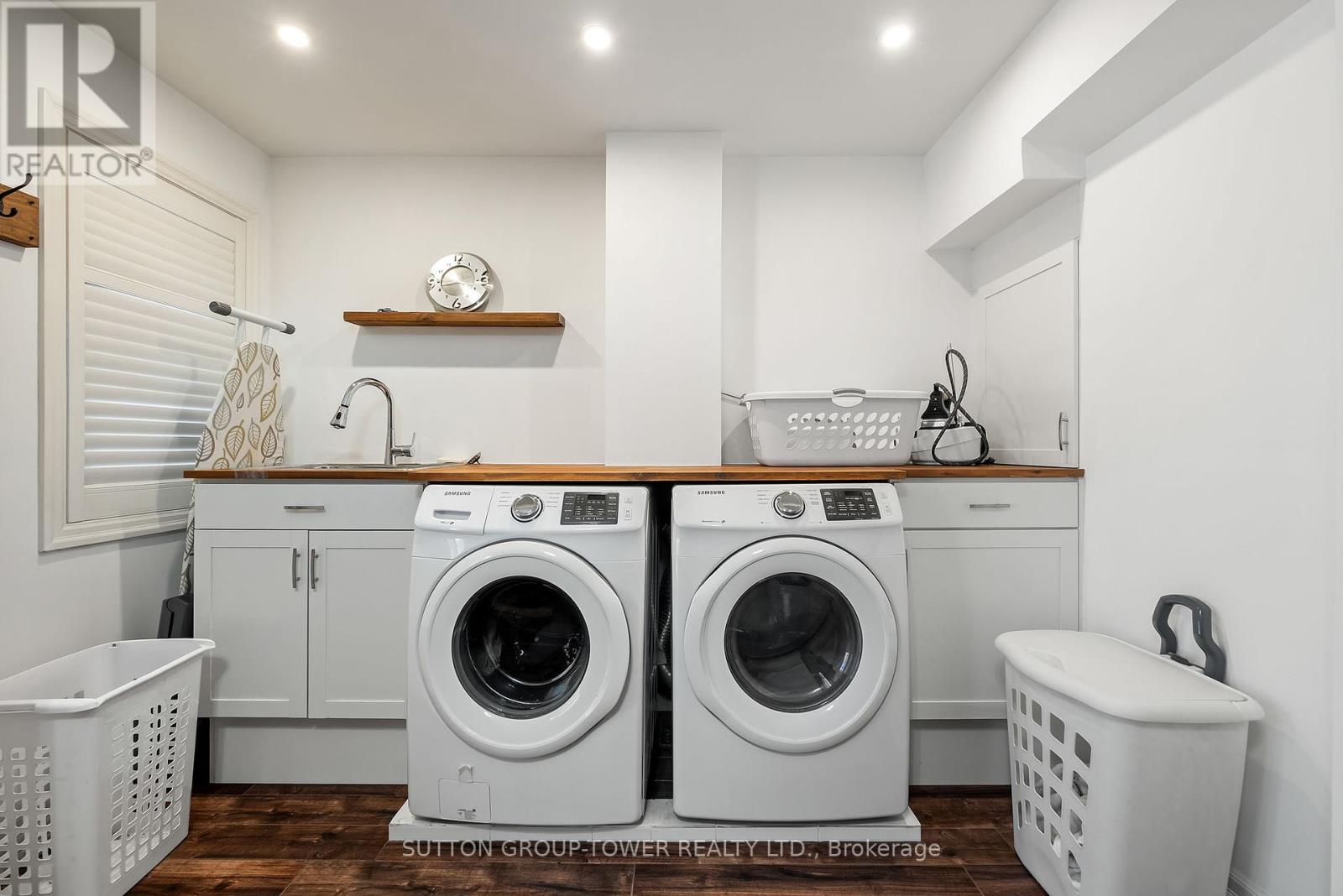 Photo 10 of 11 544 C Scarlett Road, Toronto ON