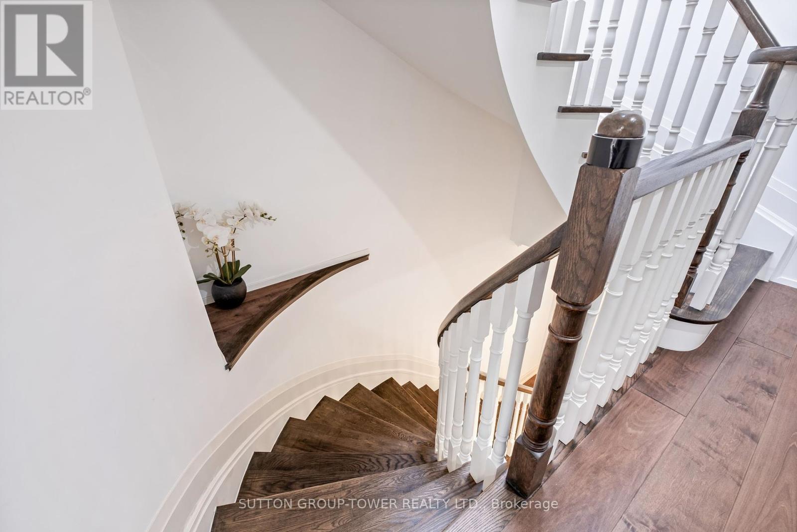 Photo 34 of 11 544 C Scarlett Road, Toronto ON