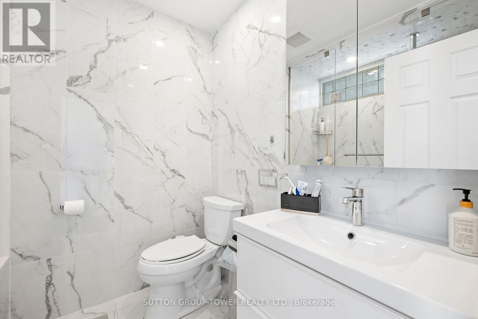 Photo 27 of 11 544 C Scarlett Road, Toronto ON