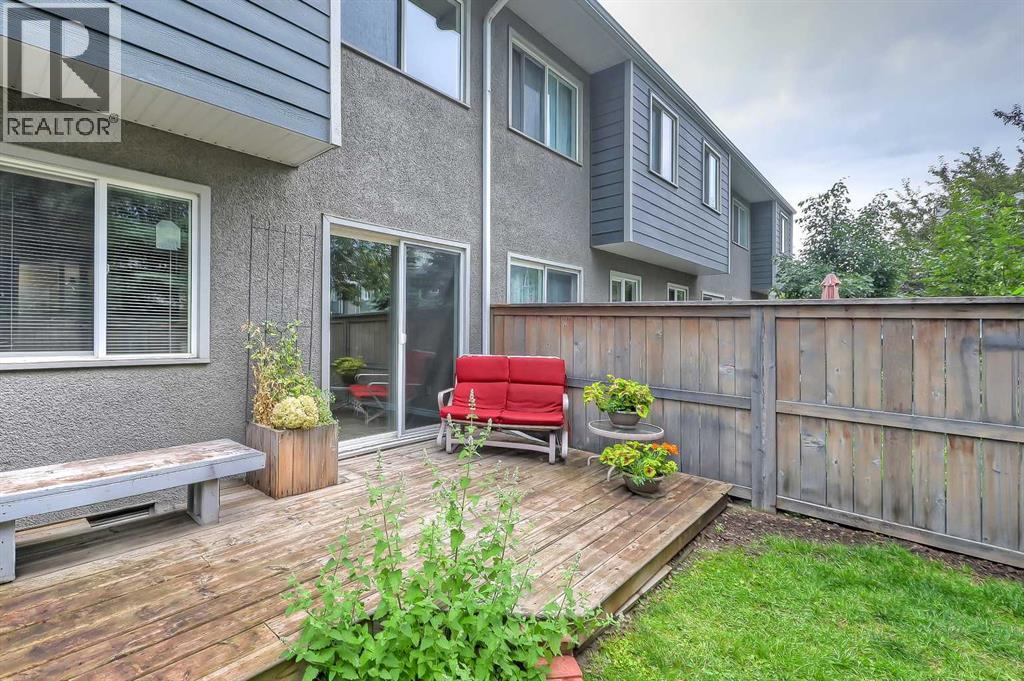 Photo 10 of 26 219 90 Avenue Se, Calgary AB
