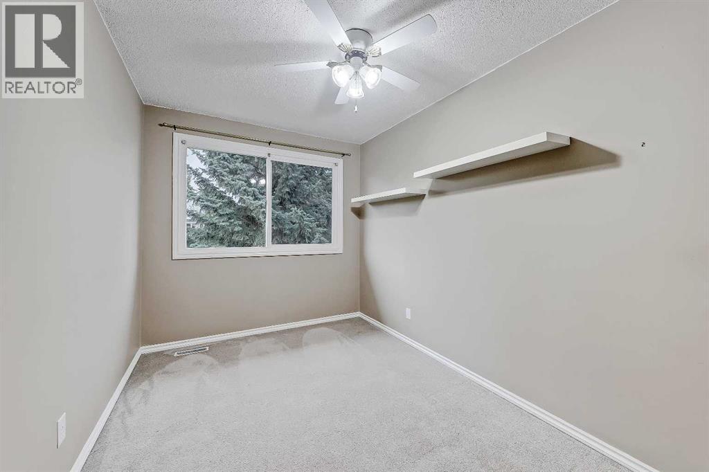 Photo 14 of 26 219 90 Avenue Se, Calgary AB