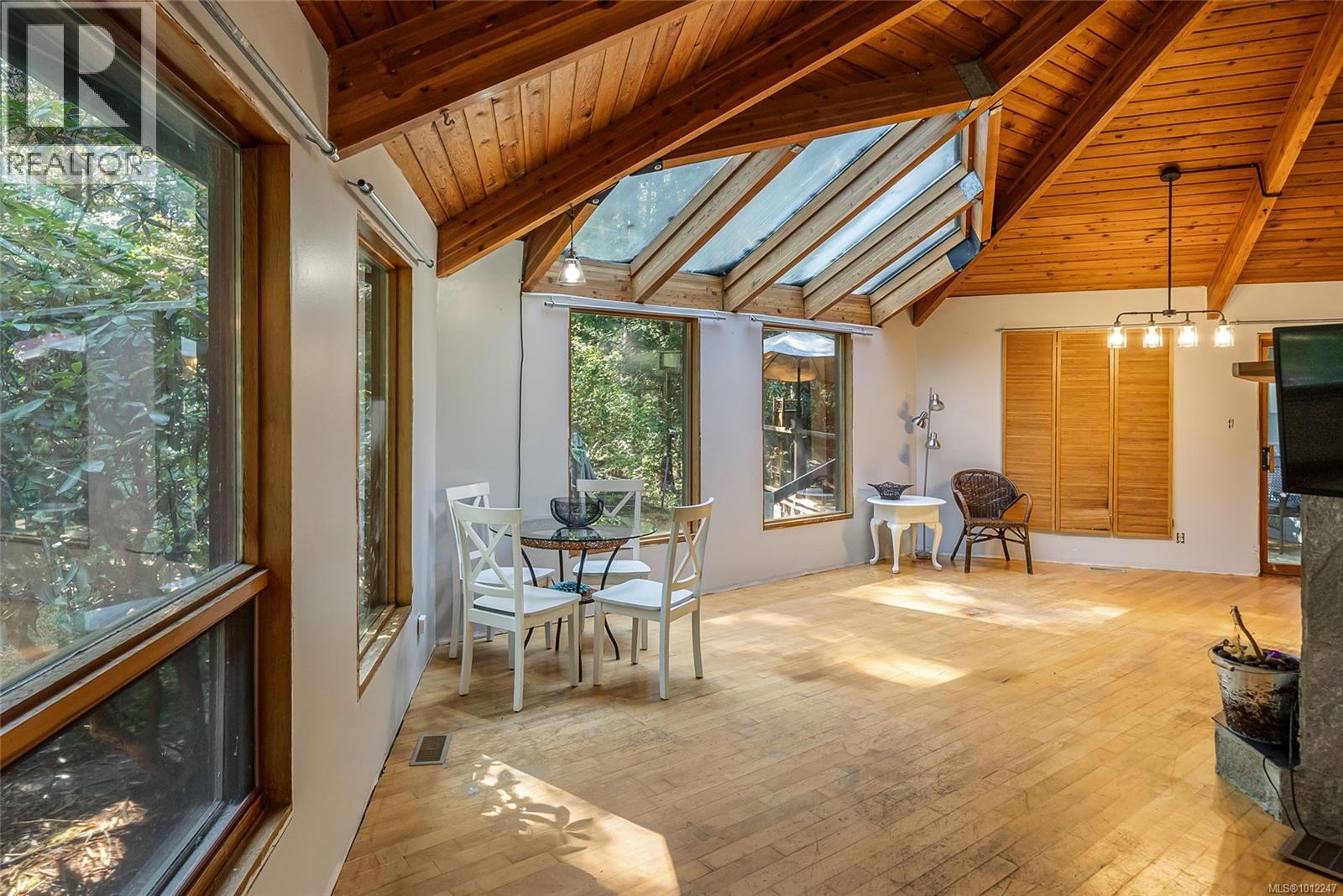 Photo 19 of 505 Baylis Rd, Qualicum Beach BC
