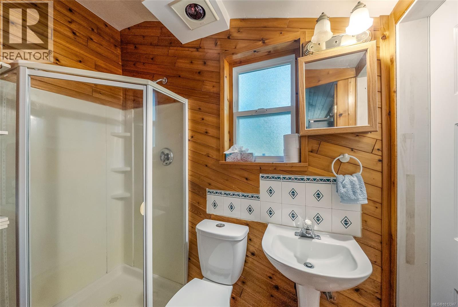 Photo 25 of 505 Baylis Rd, Qualicum Beach BC