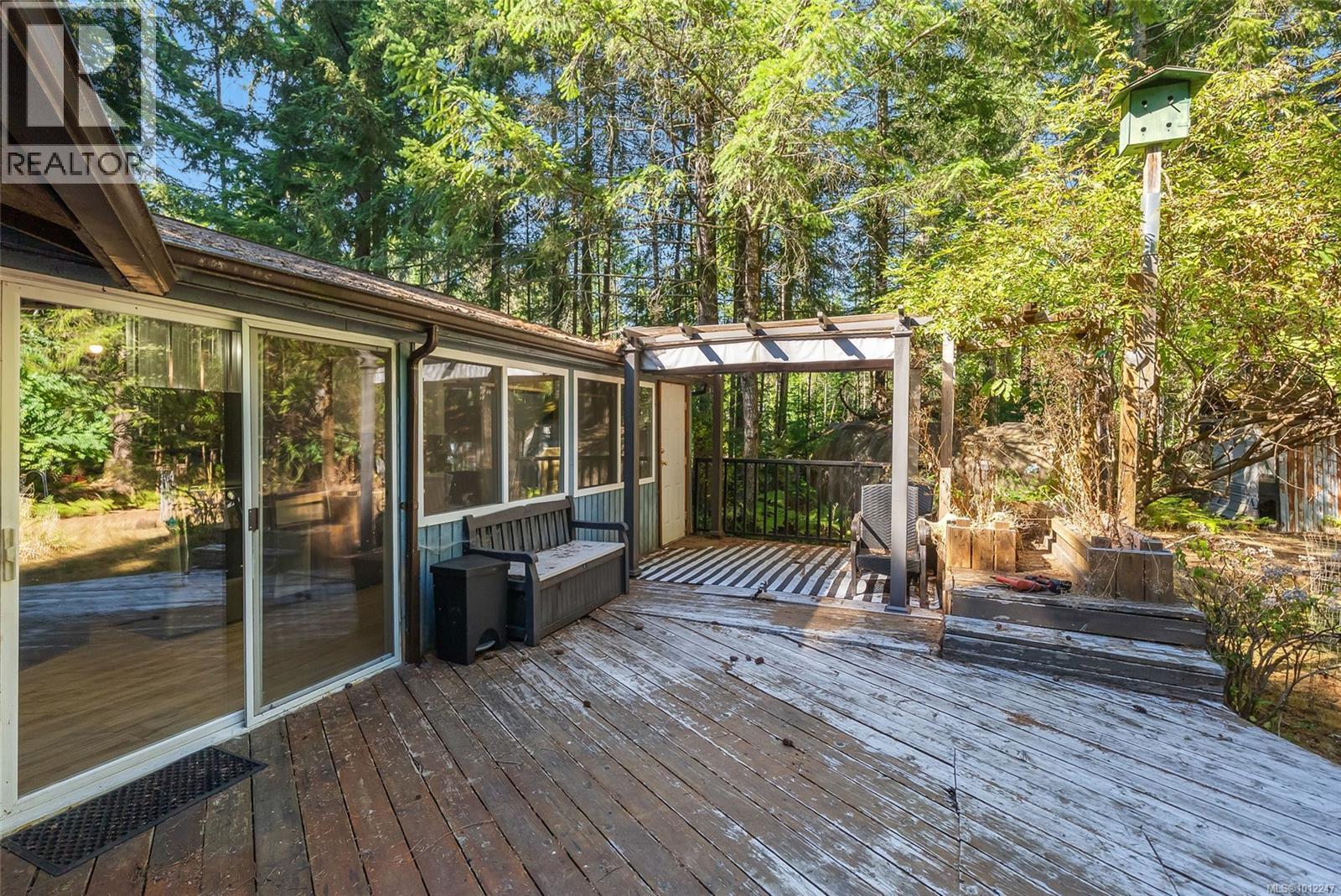 Photo 29 of 505 Baylis Rd, Qualicum Beach BC