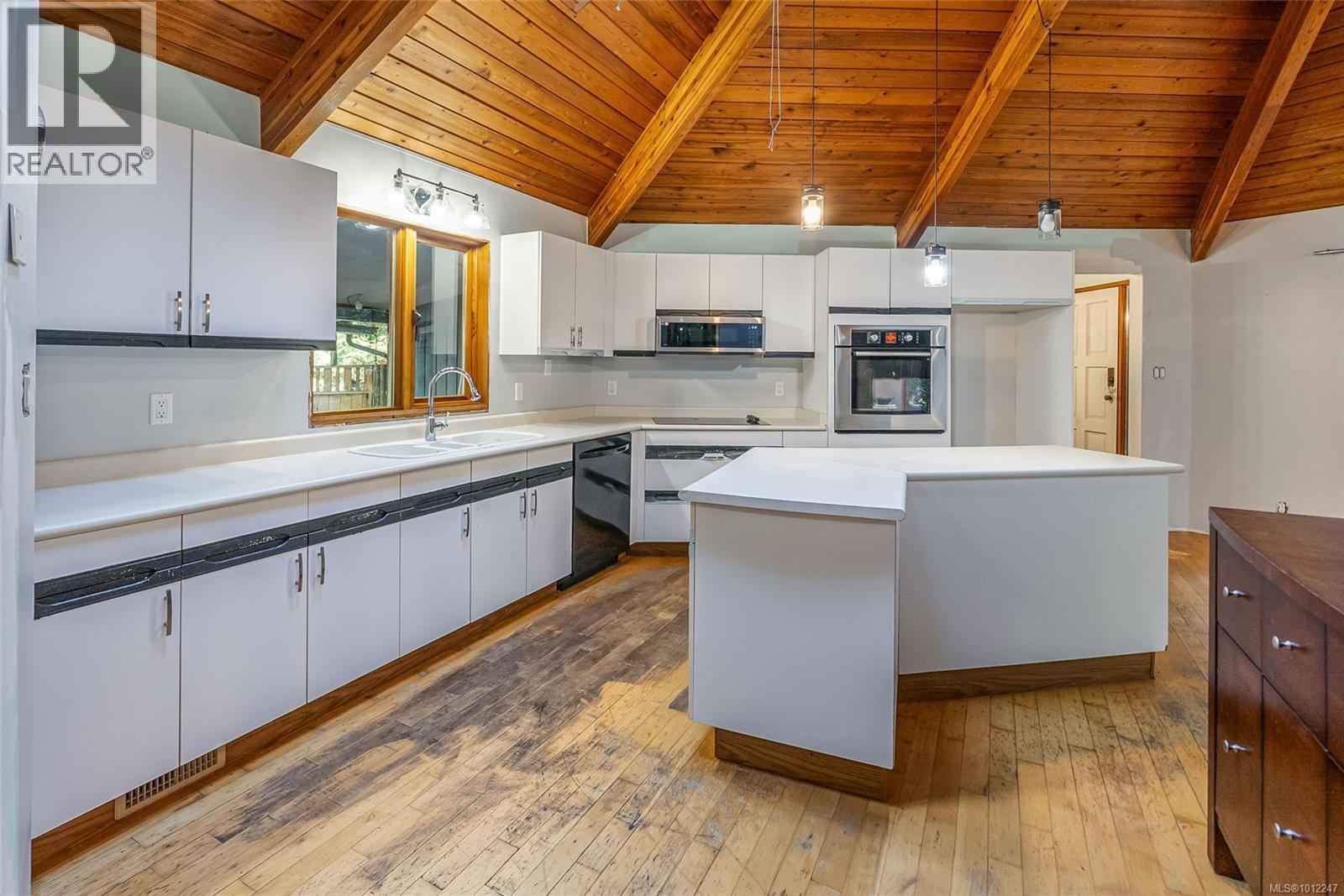Photo 43 of 505 Baylis Rd, Qualicum Beach BC