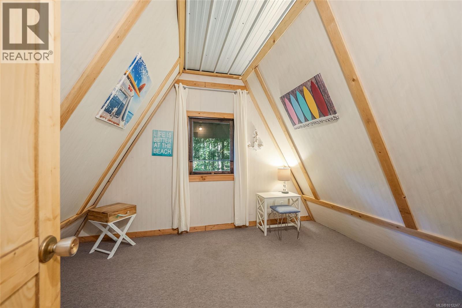 Photo 37 of 505 Baylis Rd, Qualicum Beach BC