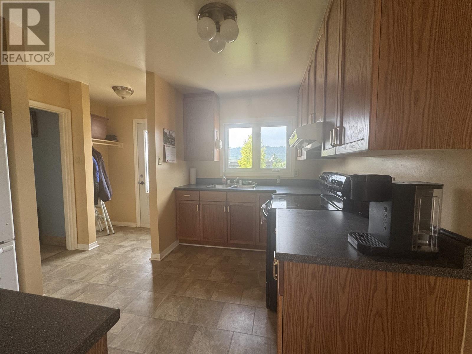 Photo 5 of 10 Wenonah Dr, Manitouwadge ON