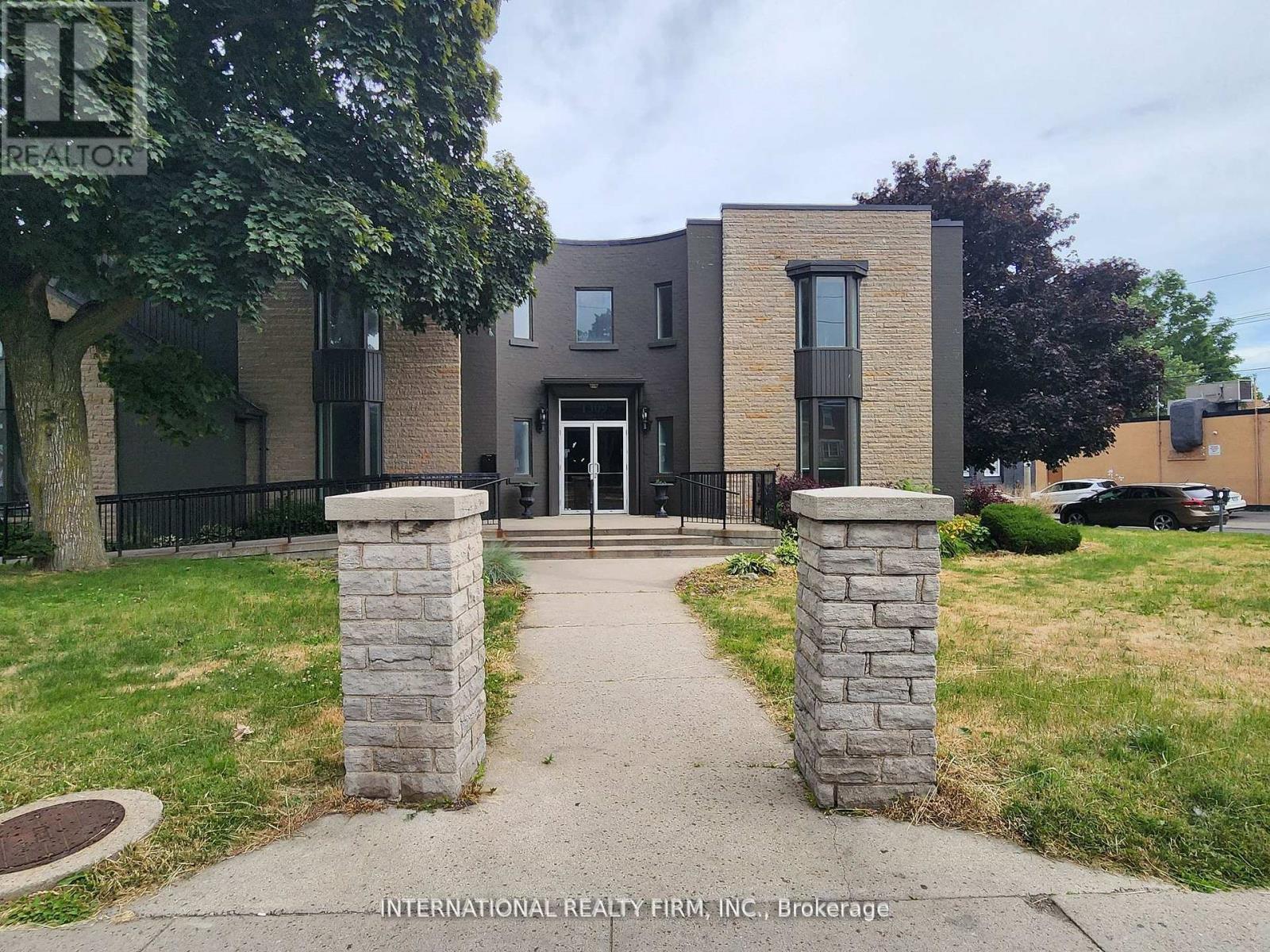 Photo 5 of 1309 King Street E, Hamilton ON