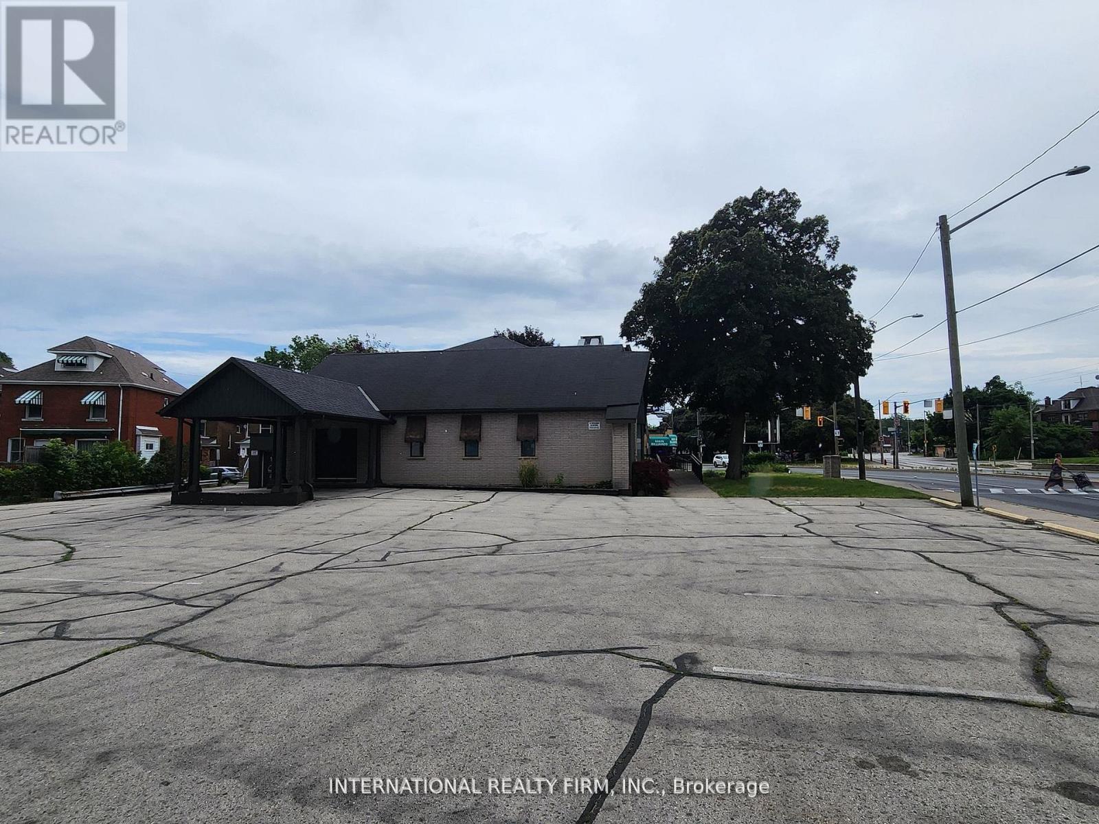 Photo 6 of 1309 King Street E, Hamilton ON