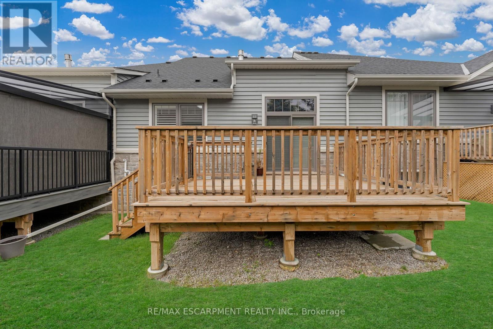 Photo 3 of 5 2848 King Street, Lincoln ON
