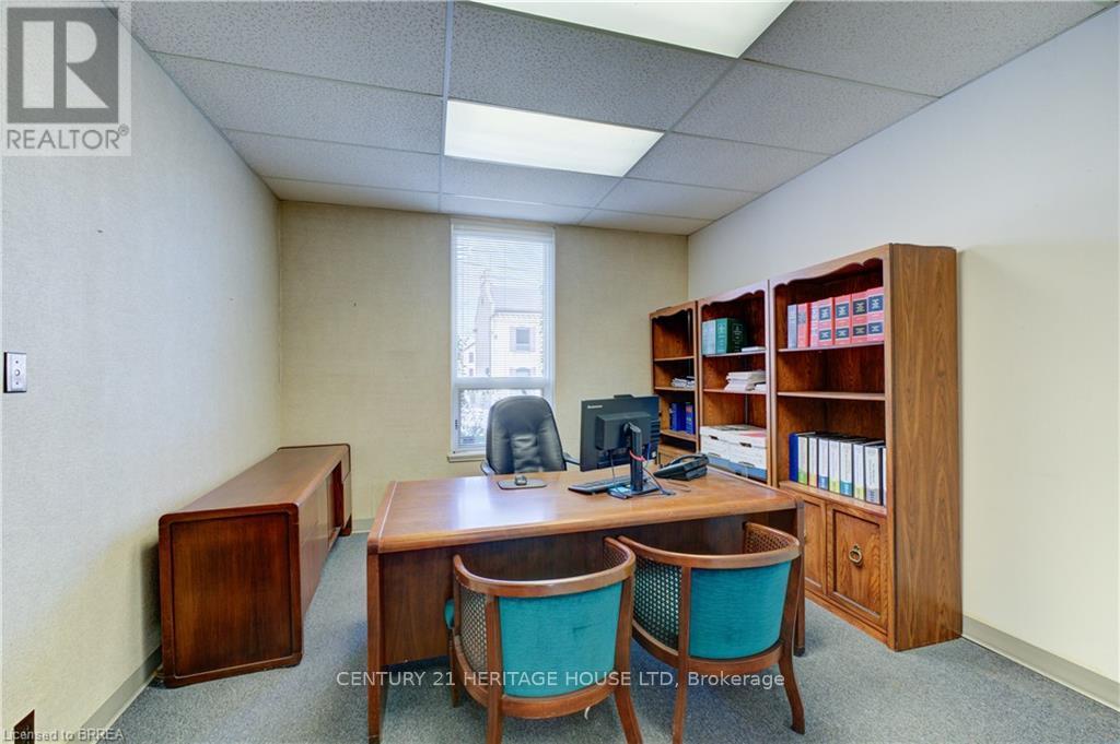 Photo 15 of 73 Chatham Street, Brantford ON