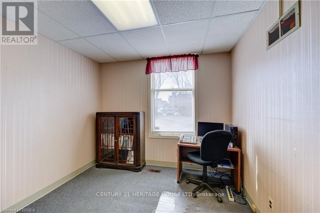 Photo 23 of 73 Chatham Street, Brantford ON