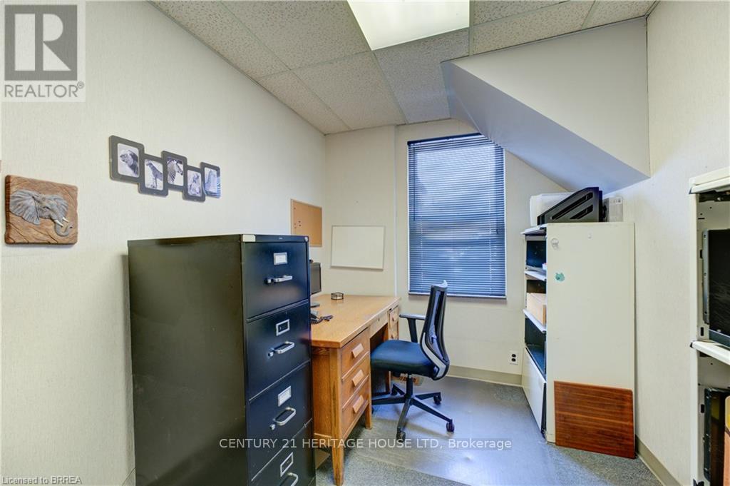Photo 6 of 73 Chatham Street, Brantford ON