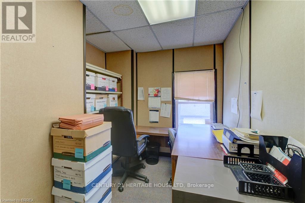 Photo 24 of 73 Chatham Street, Brantford ON