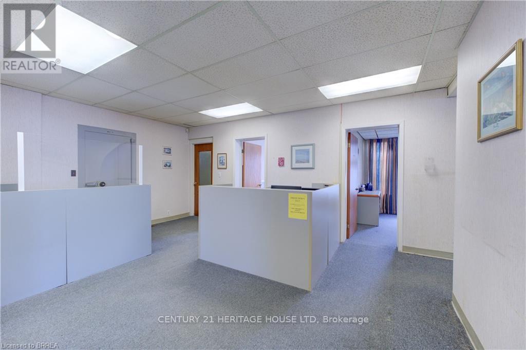 Photo 27 of 73 Chatham Street, Brantford ON