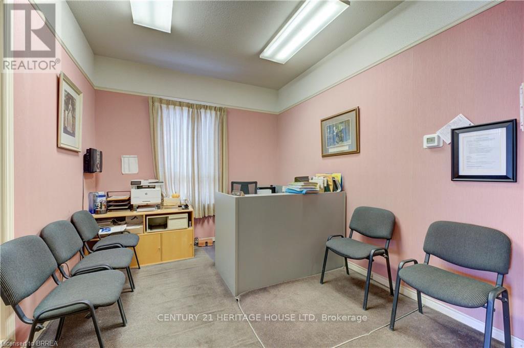 Photo 22 of 75 Chatham Street, Brant ON