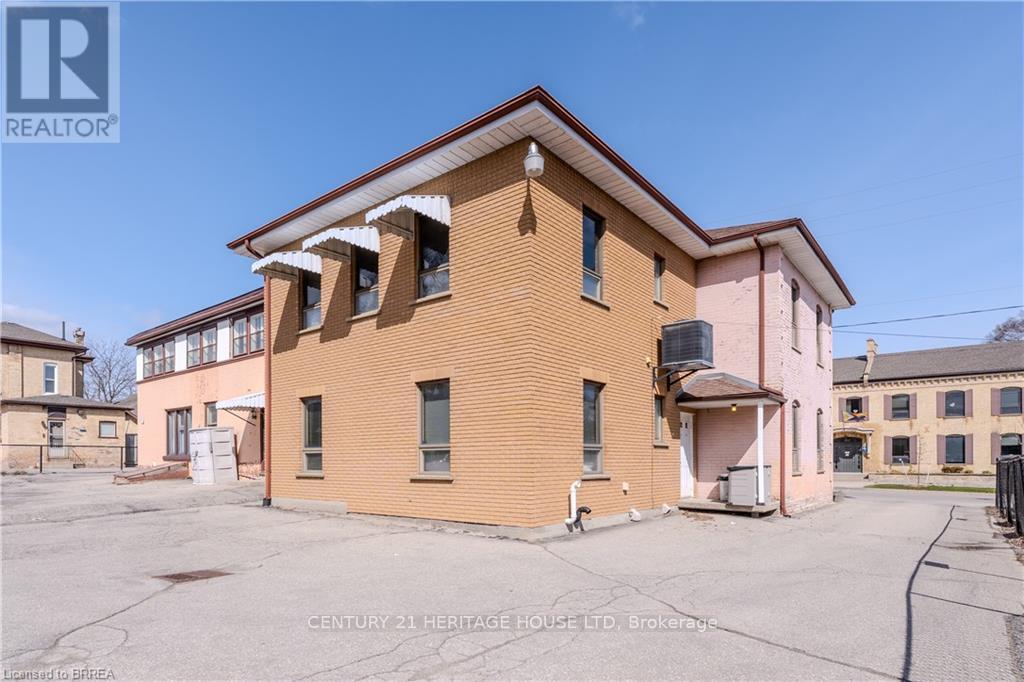 Photo 13 of 75 Chatham Street, Brant ON