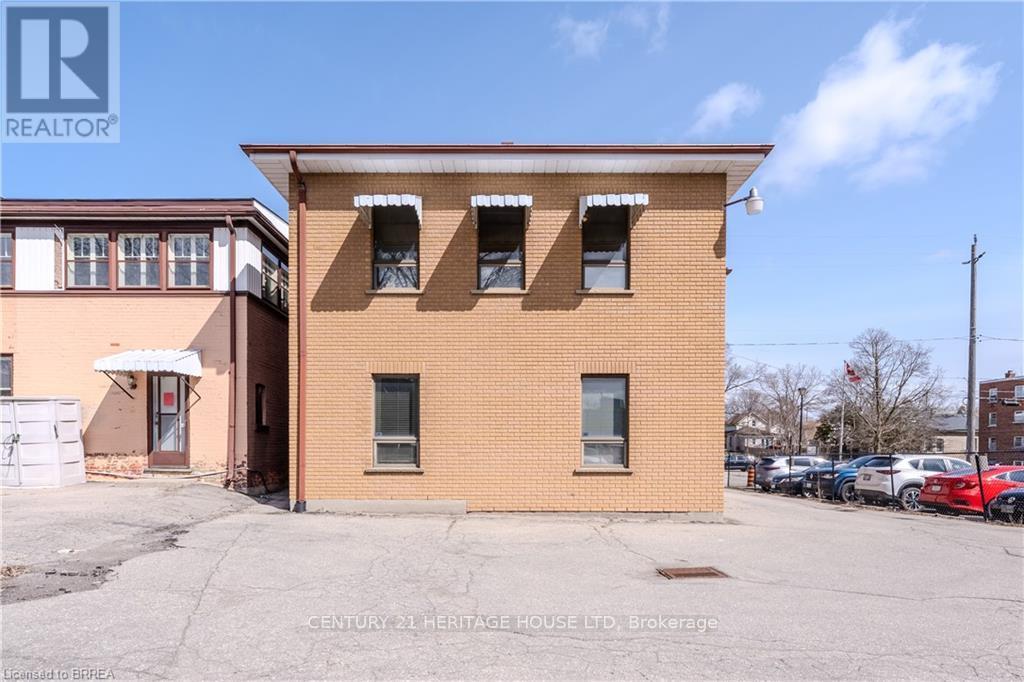 Photo 20 of 75 Chatham Street, Brant ON