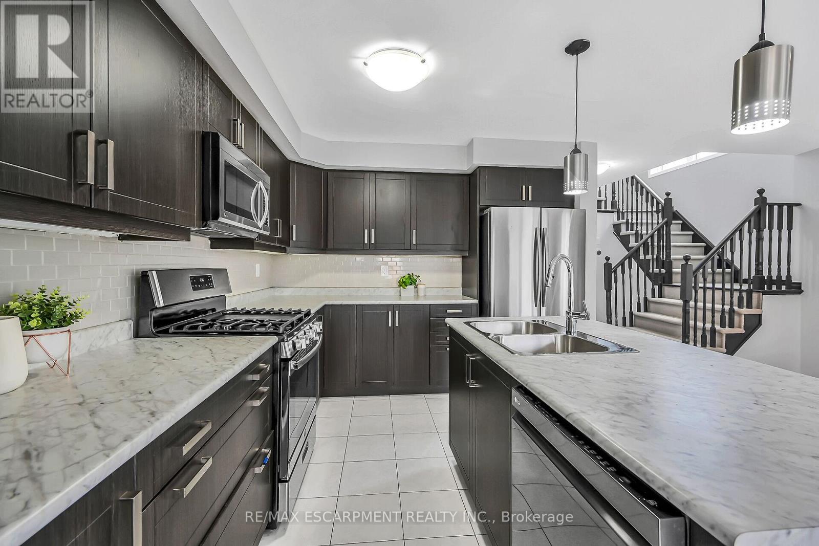 Photo 3 of 143 Thompson Road, Haldimand ON