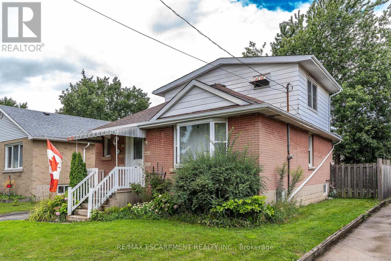 Photo 5 of 330 East 15th Street, Hamilton ON