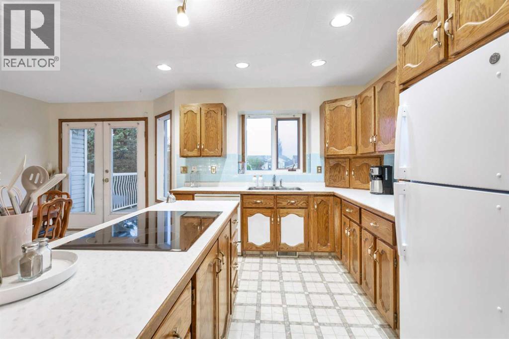 Photo 16 of 1 Willow Street, Sylvan Lake AB
