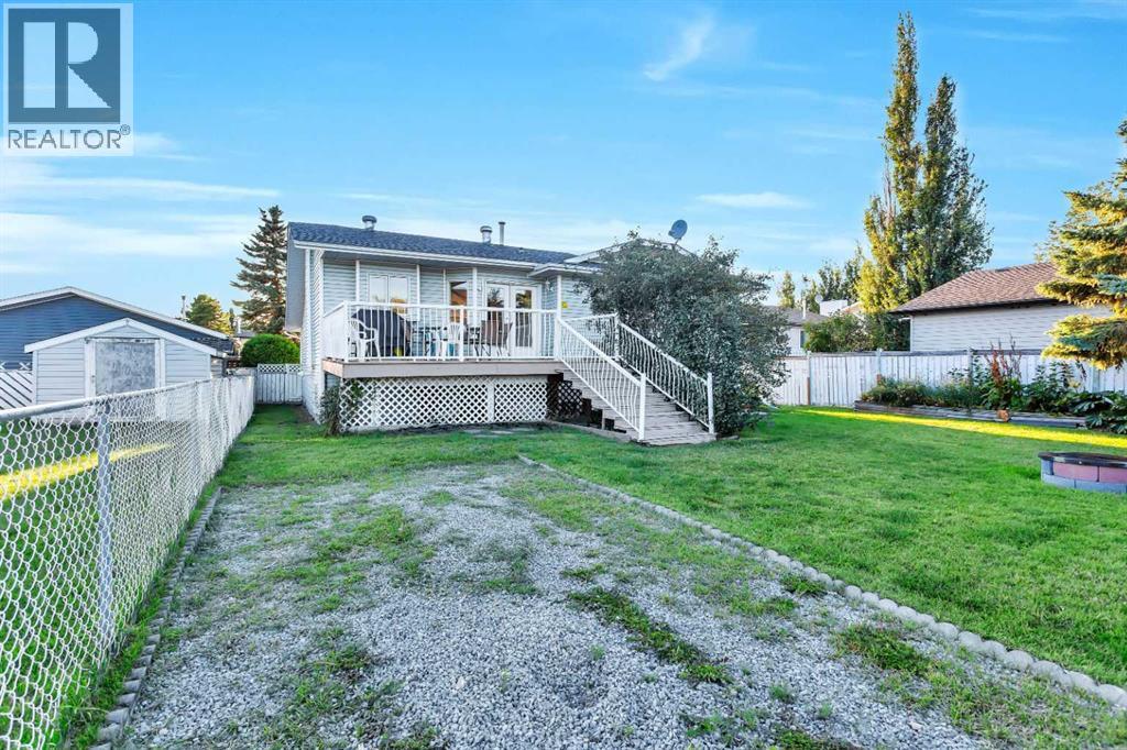 Photo 18 of 1 Willow Street, Sylvan Lake AB