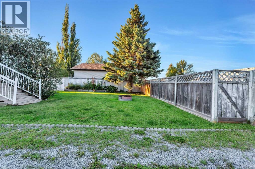 Photo 31 of 1 Willow Street, Sylvan Lake AB