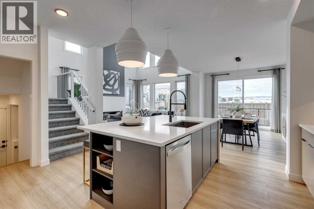 Photo 2 of 401 Sora Way Se, Calgary AB