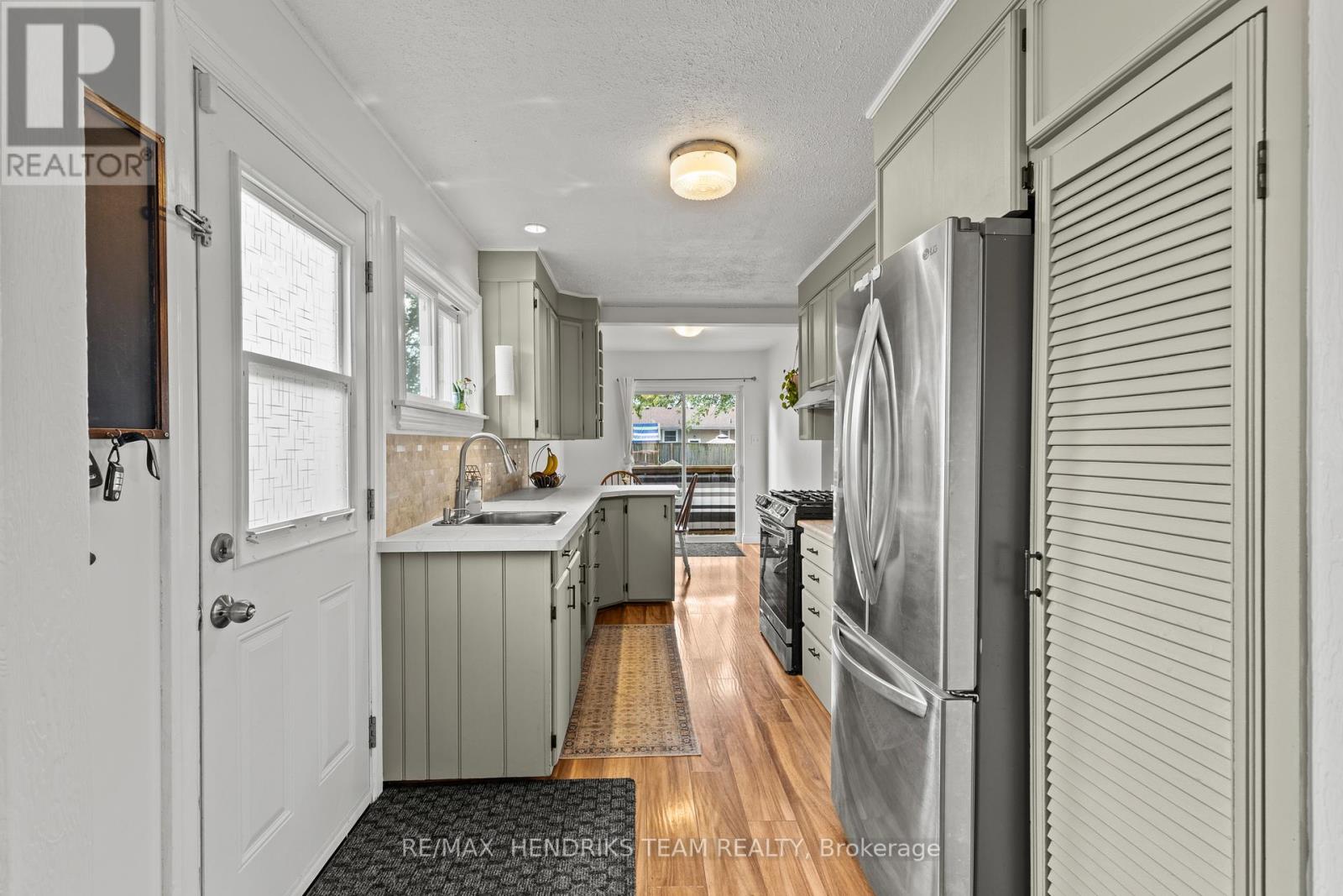 Photo 10 of 40 Alexandra Boulevard, St Catharines ON