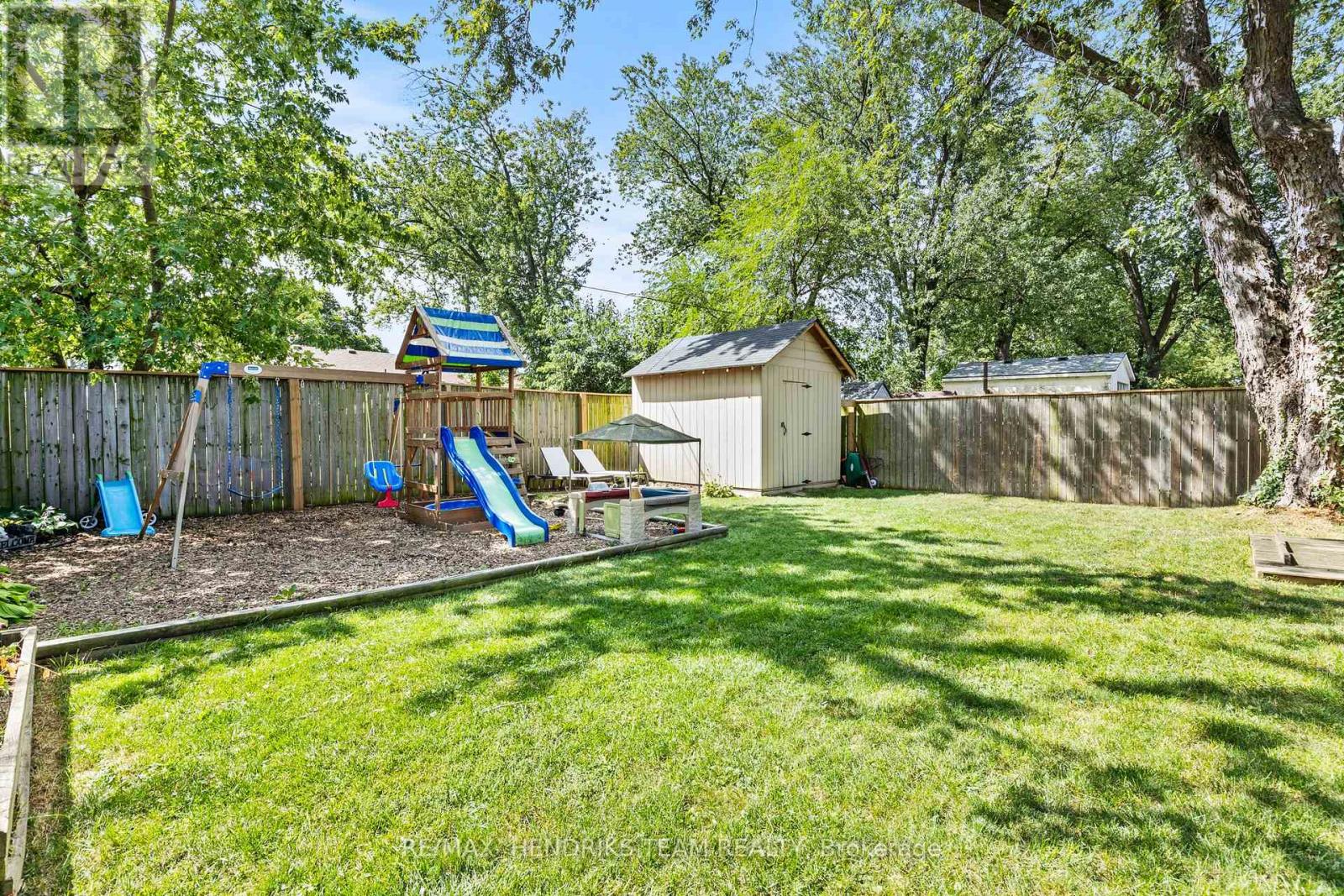 Photo 1 of 40 Alexandra Boulevard, St Catharines ON