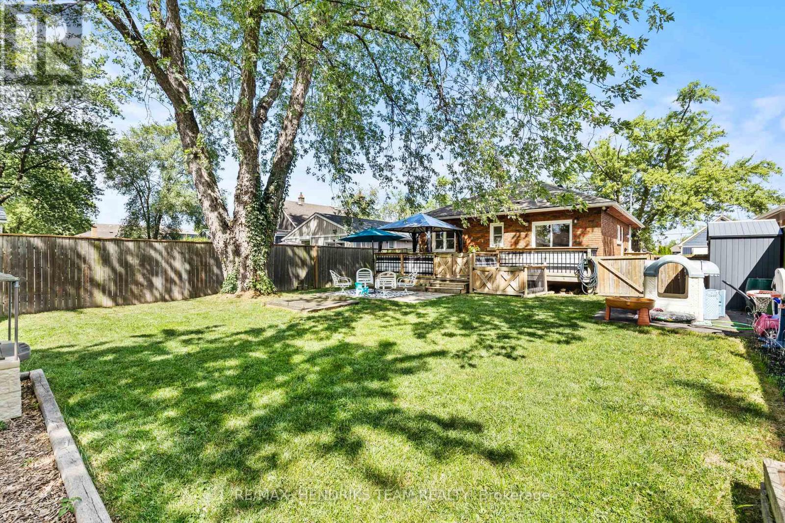 Photo 34 of 40 Alexandra Boulevard, St Catharines ON