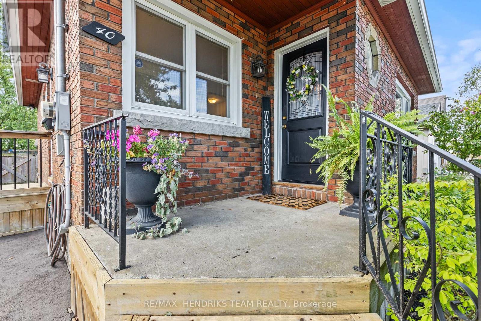 Photo 3 of 40 Alexandra Boulevard, St Catharines ON