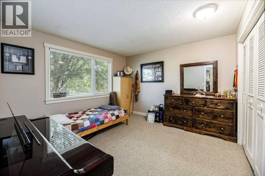 Photo 25 of 33 Fairway Drive, Lacombe AB