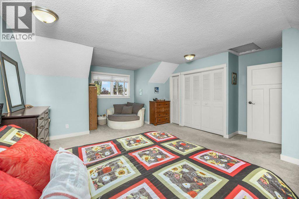 Photo 21 of 33 Fairway Drive, Lacombe AB