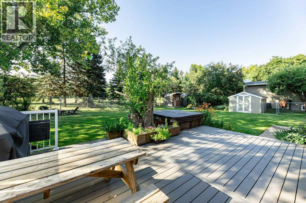 Photo 6 of 33 Fairway Drive, Lacombe AB