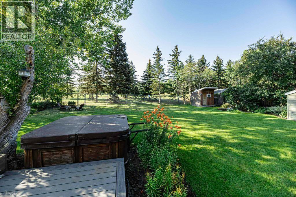Photo 14 of 33 Fairway Drive, Lacombe AB