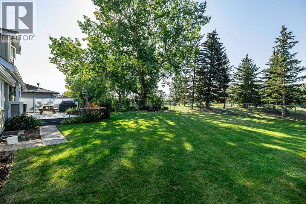 Photo 18 of 33 Fairway Drive, Lacombe AB