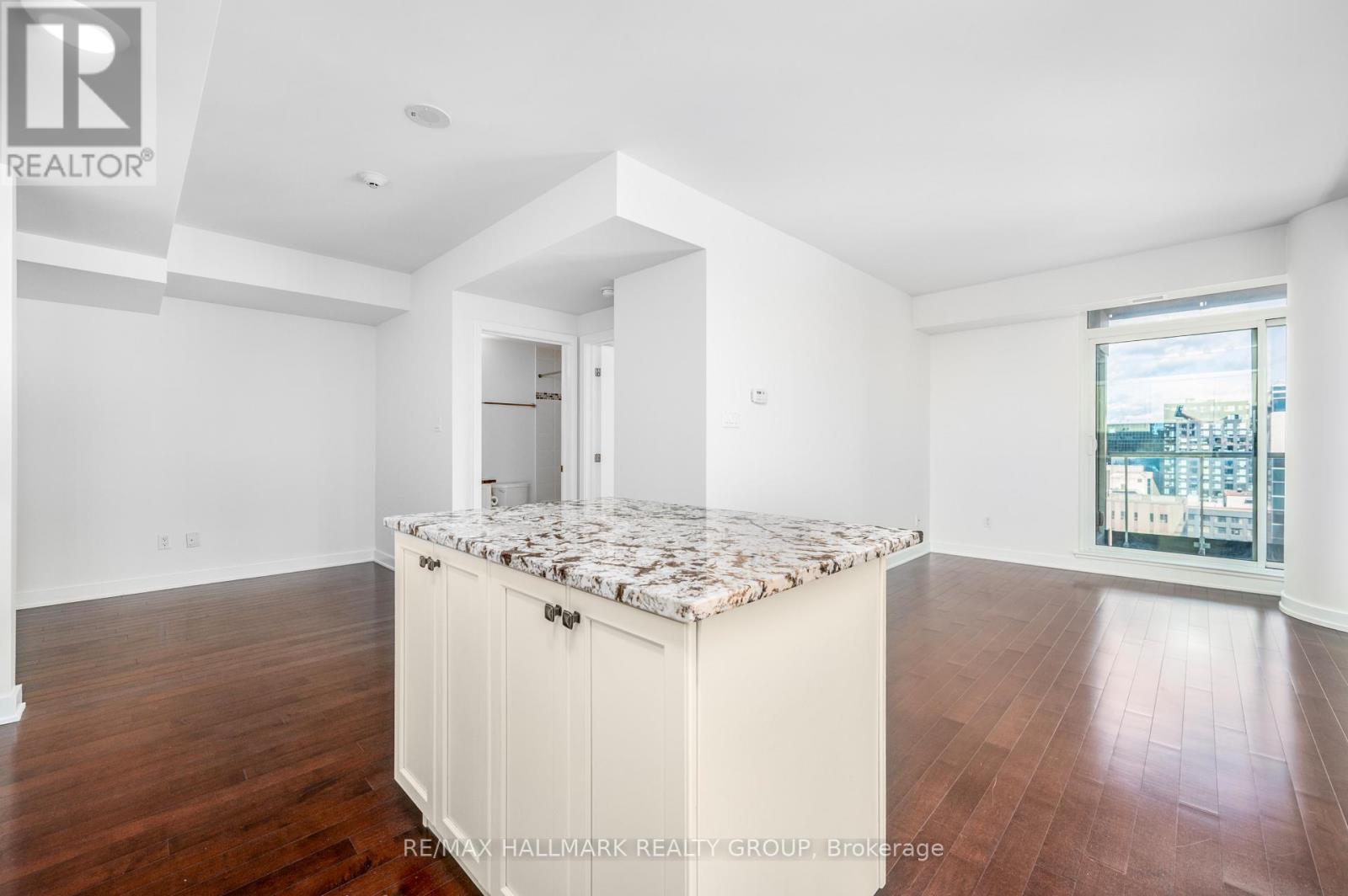 Photo 7 of 1904 179 Metcalfe Street, Ottawa ON