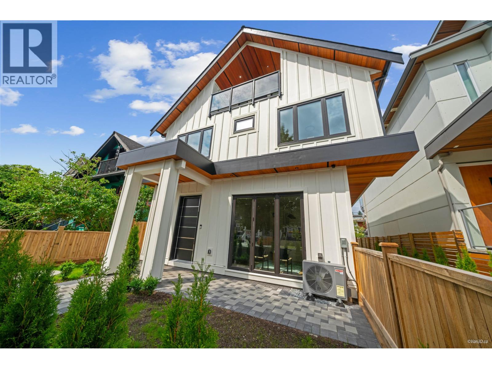 Photo 2 of 1 4463 Walden Street, Vancouver BC