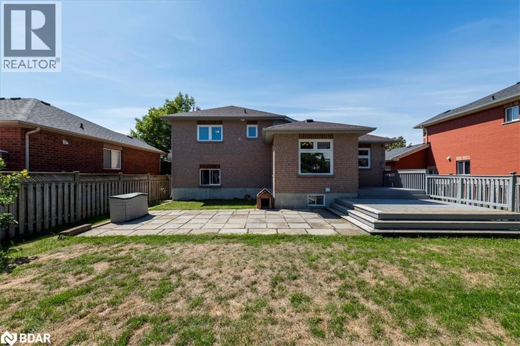 Photo 4 of 37 Marsellus Drive, Barrie ON