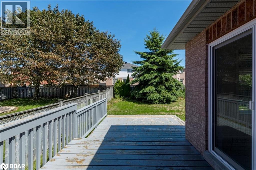 Photo 20 of 37 Marsellus Drive, Barrie ON