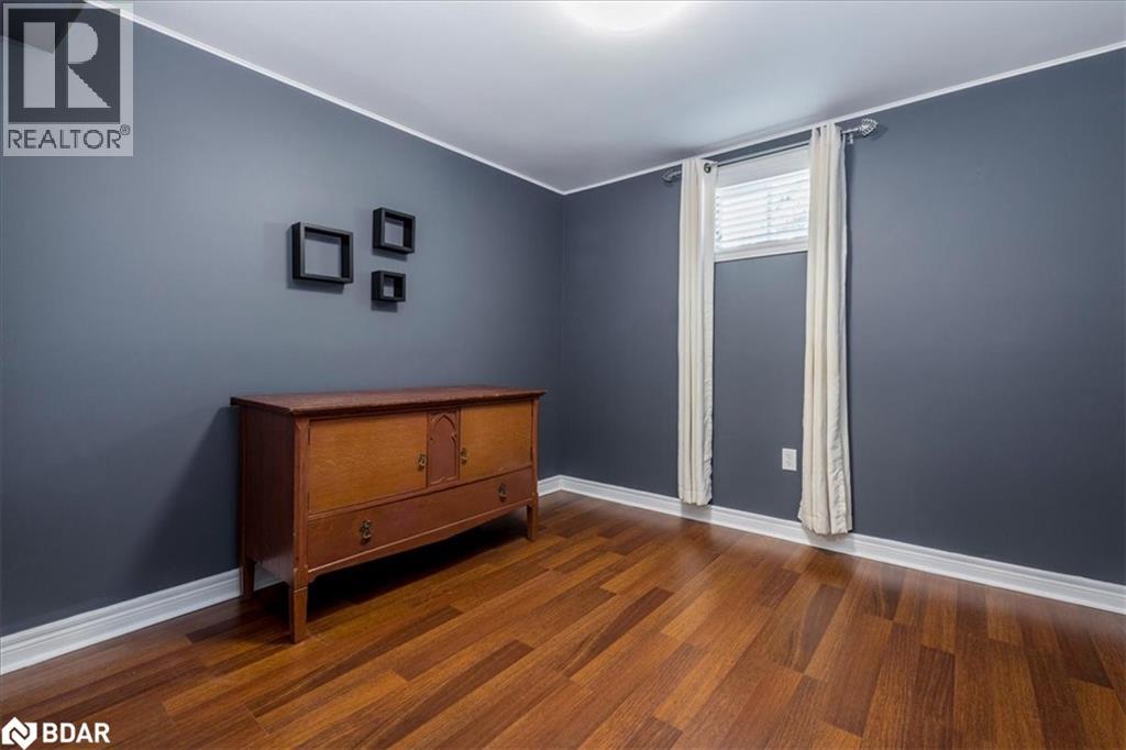 Photo 7 of 37 Marsellus Drive, Barrie ON