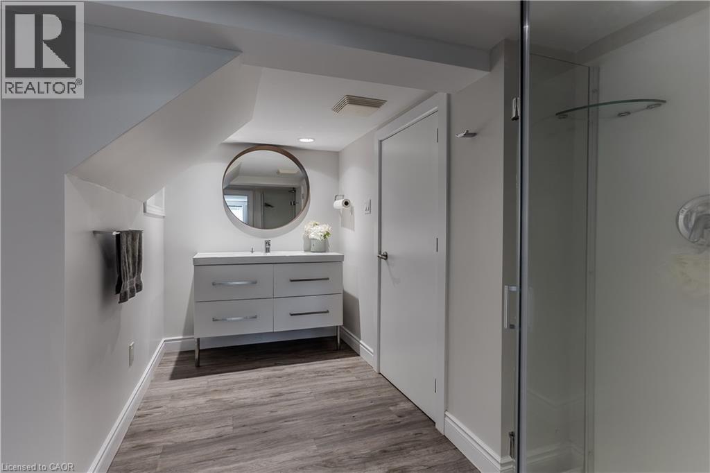 Photo 4 of 936 Harvey Place, Burlington ON